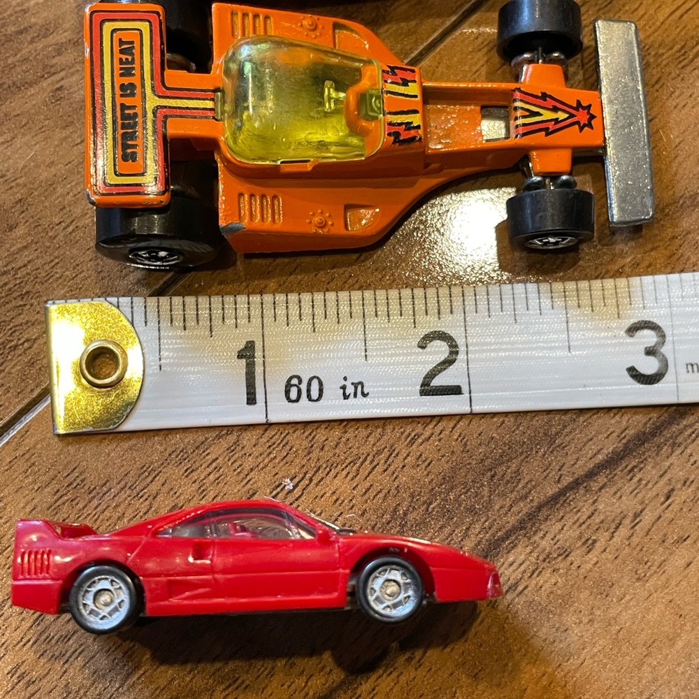 Vintage 1980 hot wheels, 12 car collectors case with 5 vehicles - Picture 4 of 13